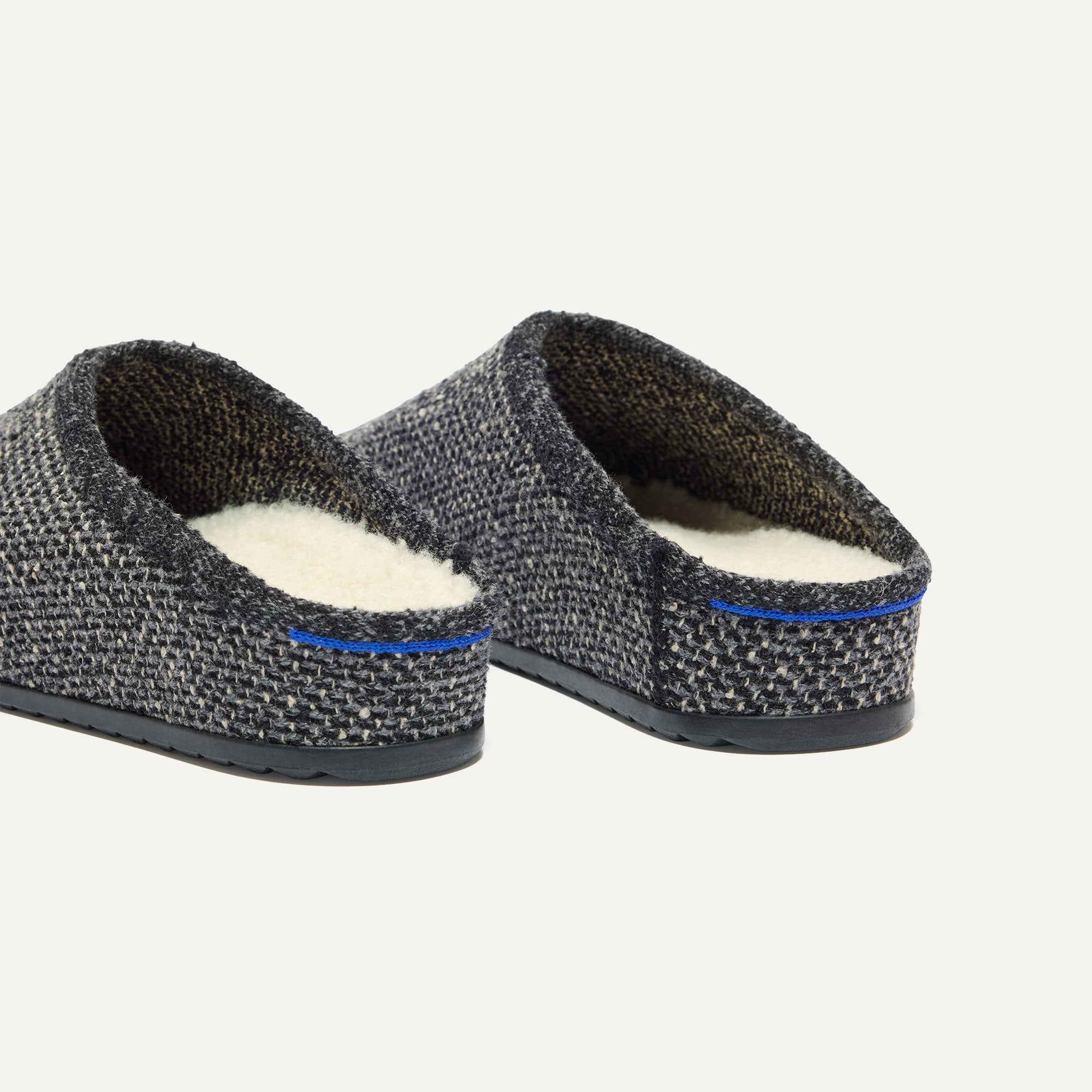 The Cozy Clog - Black Sesame Bouclé