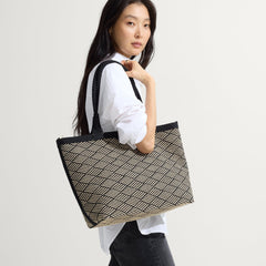 The Lightweight Zip Tote - Polar Zig Zag